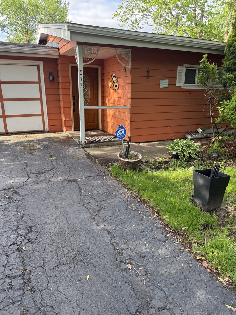 22W537 Cherry Lane, Glen Ellyn, IL 60137