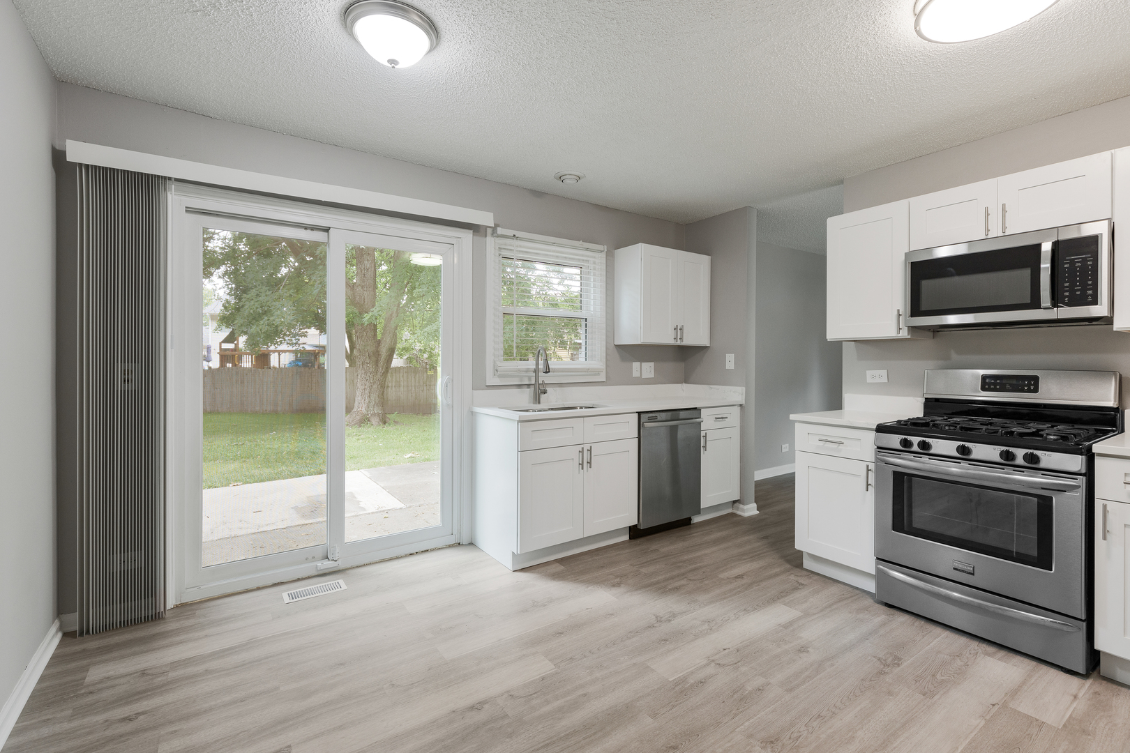 135 Encina Drive, Naperville, IL 60540