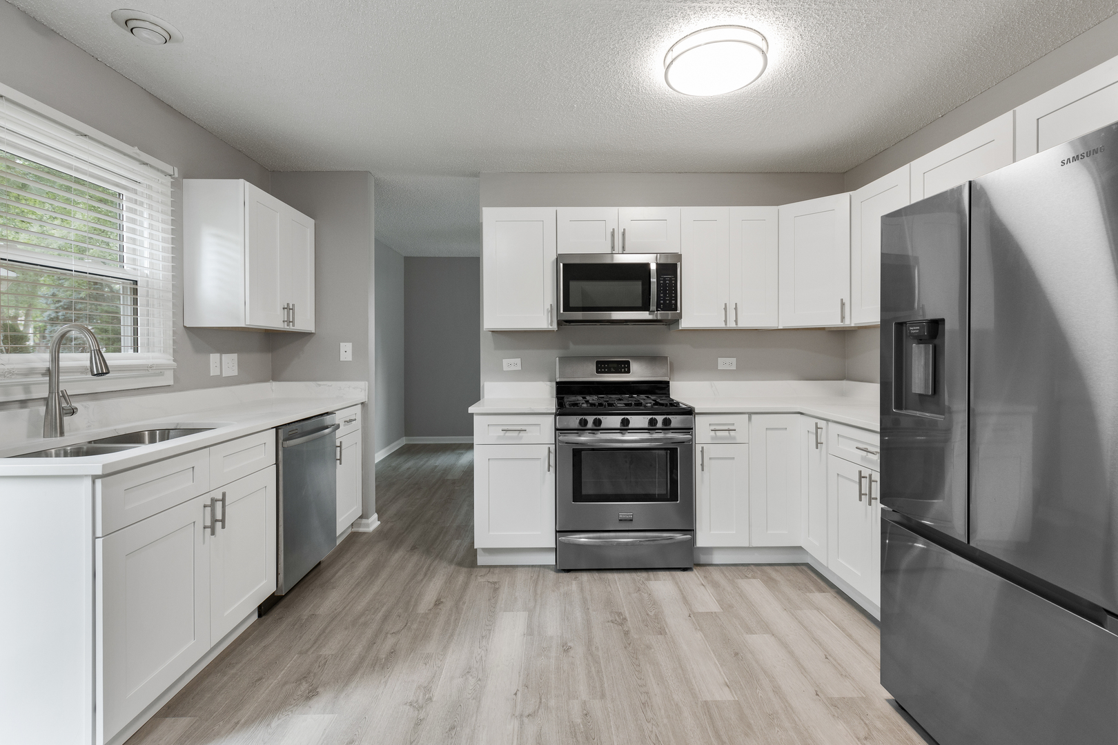 135 Encina Drive, Naperville, IL 60540