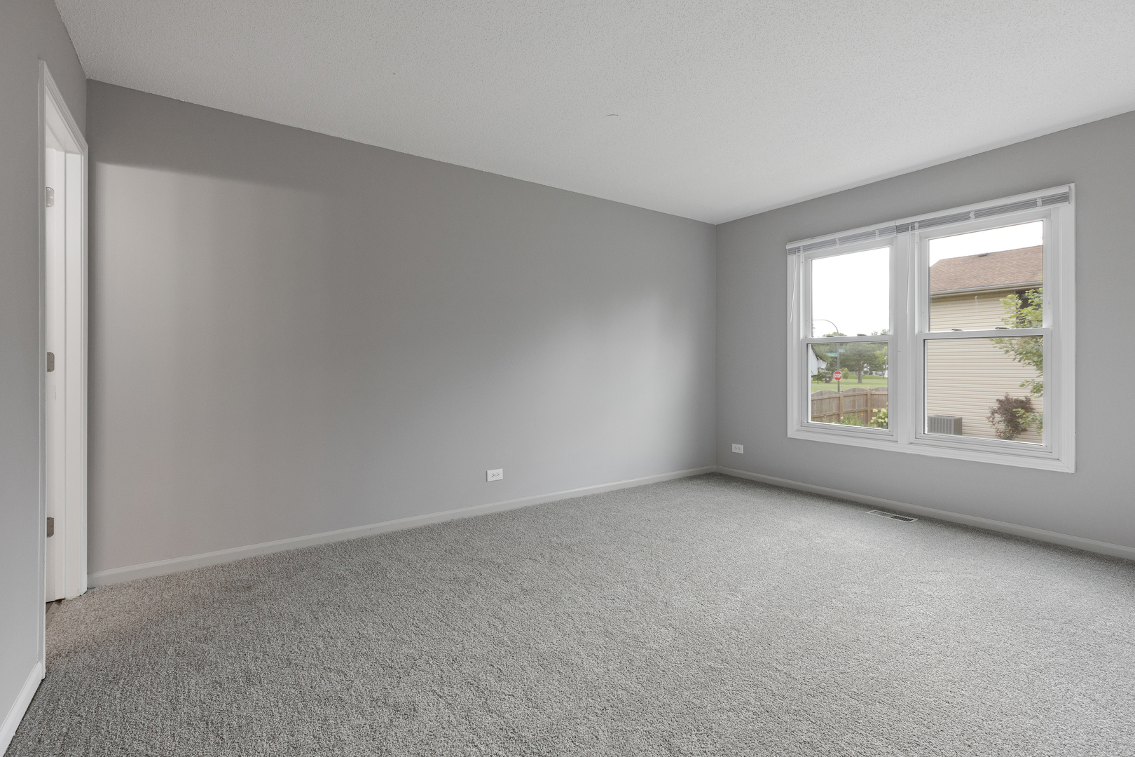 135 Encina Drive, Naperville, IL 60540