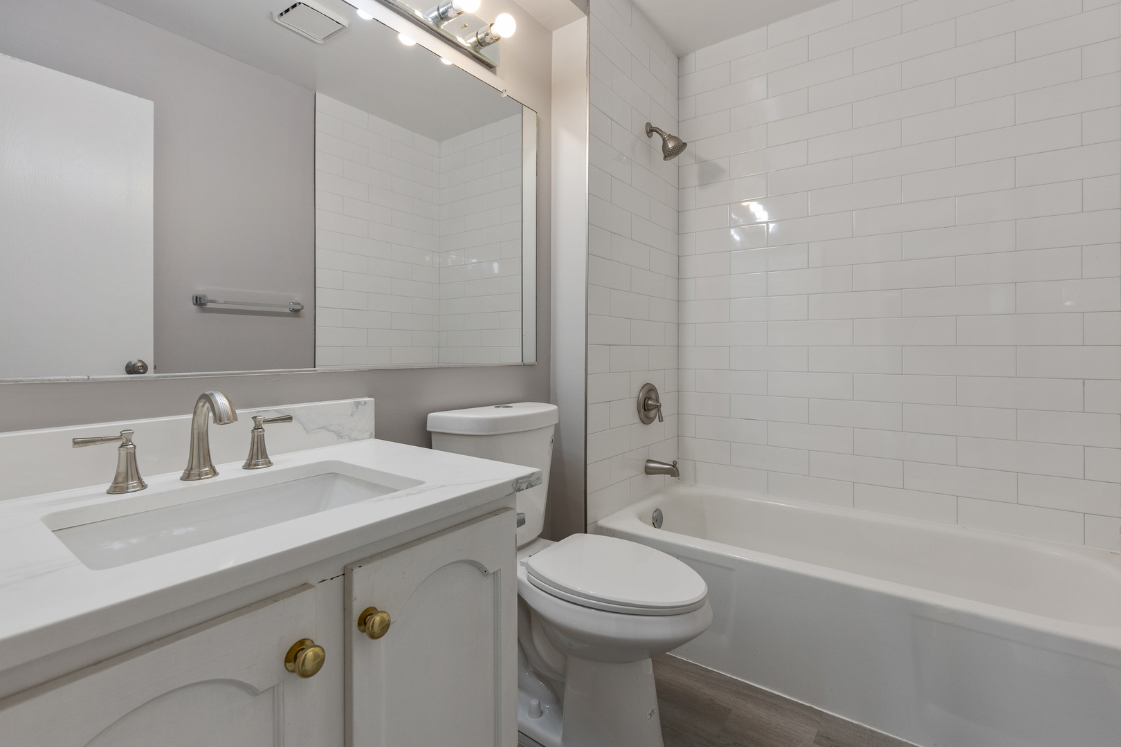 135 Encina Drive, Naperville, IL 60540