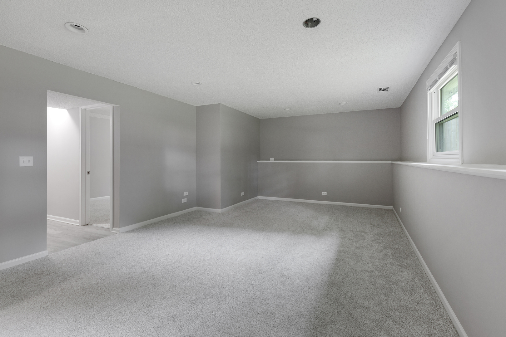 135 Encina Drive, Naperville, IL 60540