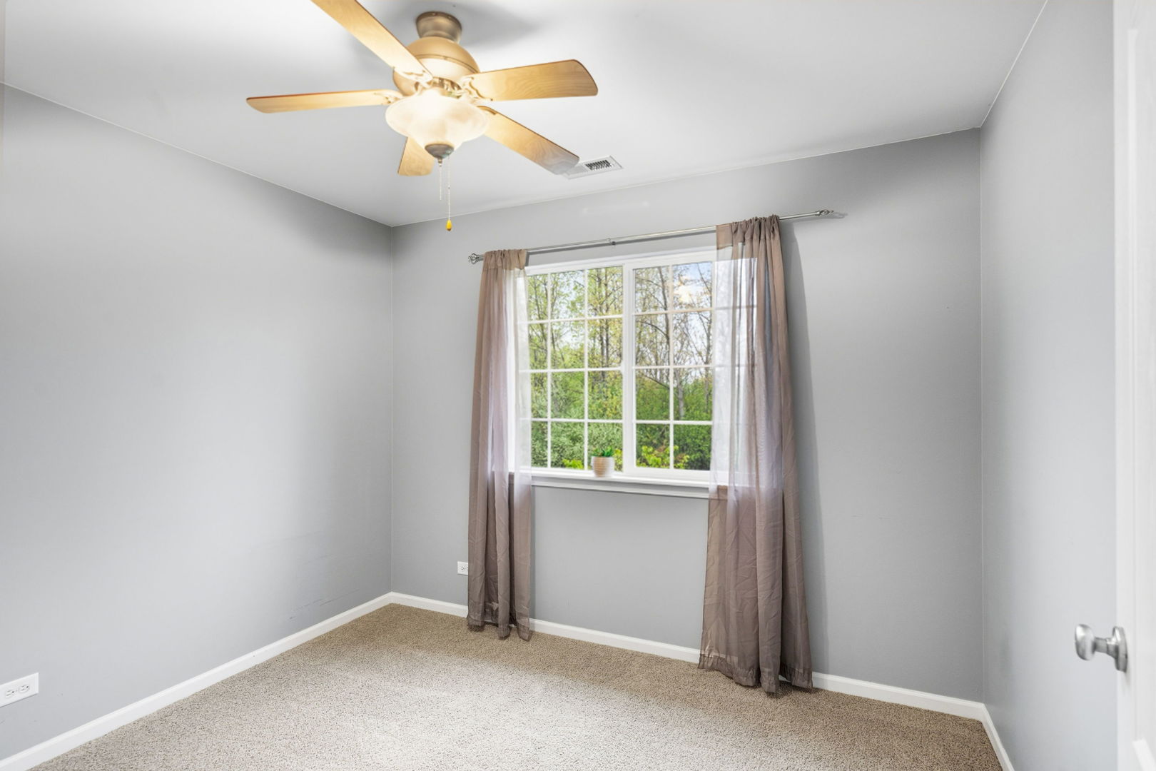28088 W Niagara Street, Lakemoor, IL 60051