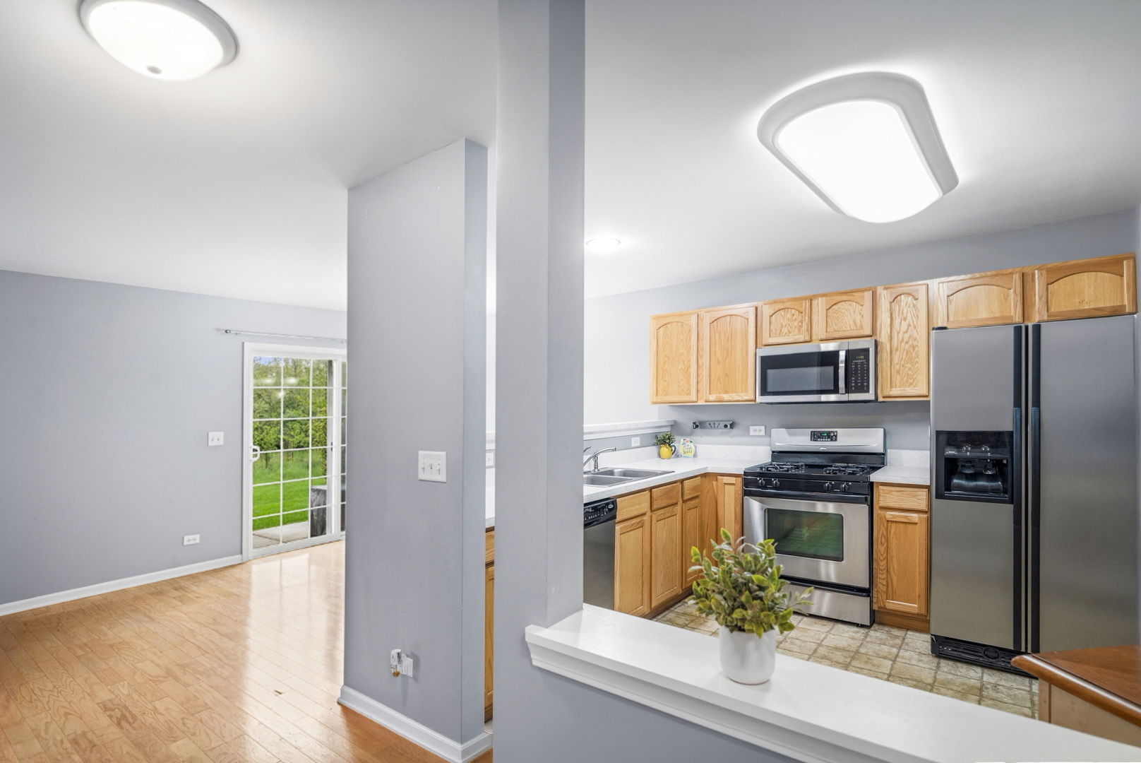 28088 W Niagara Street, Lakemoor, IL 60051