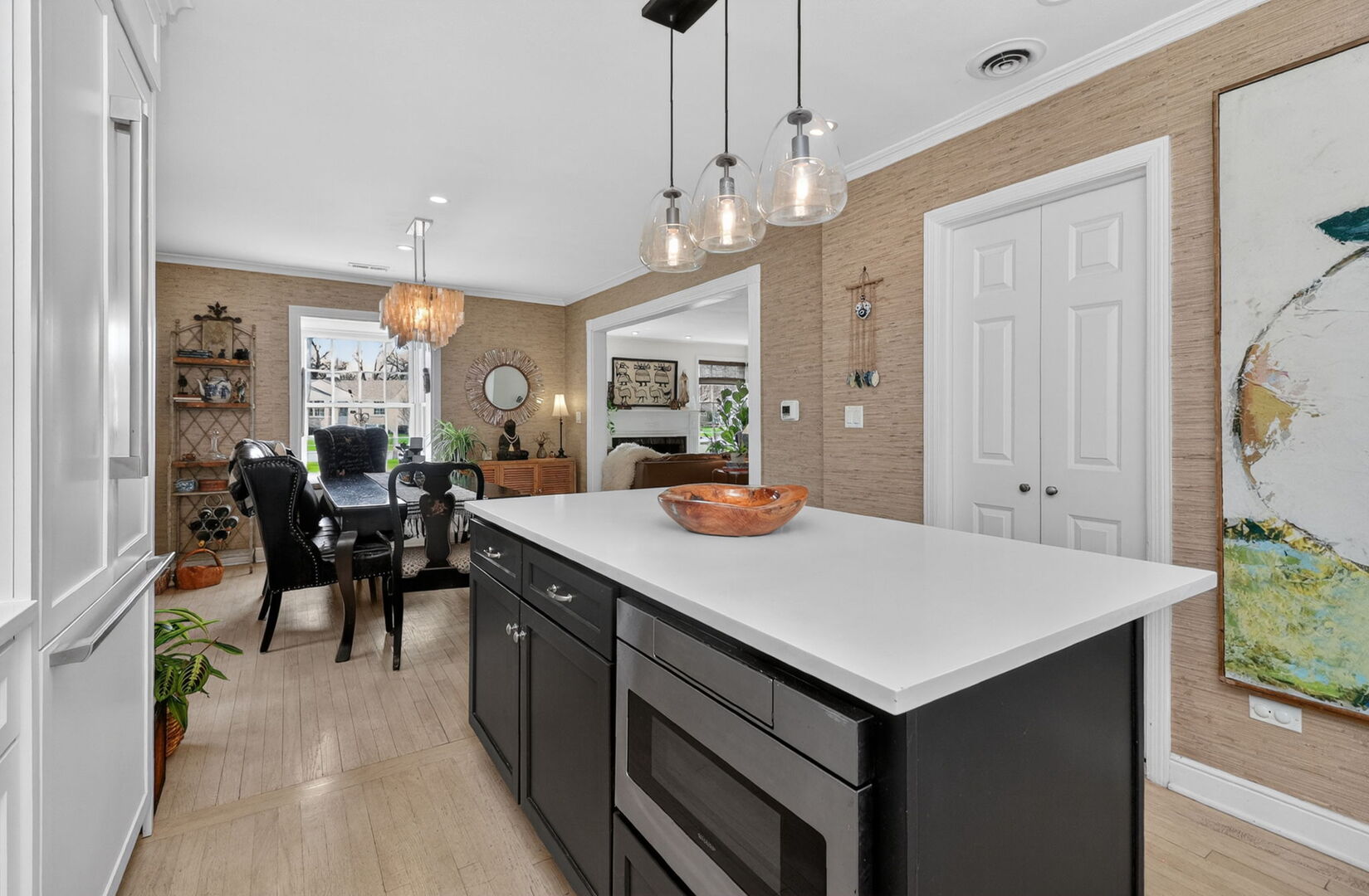 284 Chesterfield Avenue, Glen Ellyn, IL 60137