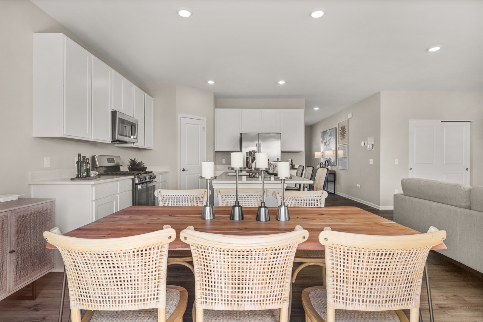 1775 South Port Drive, Antioch, IL 60002