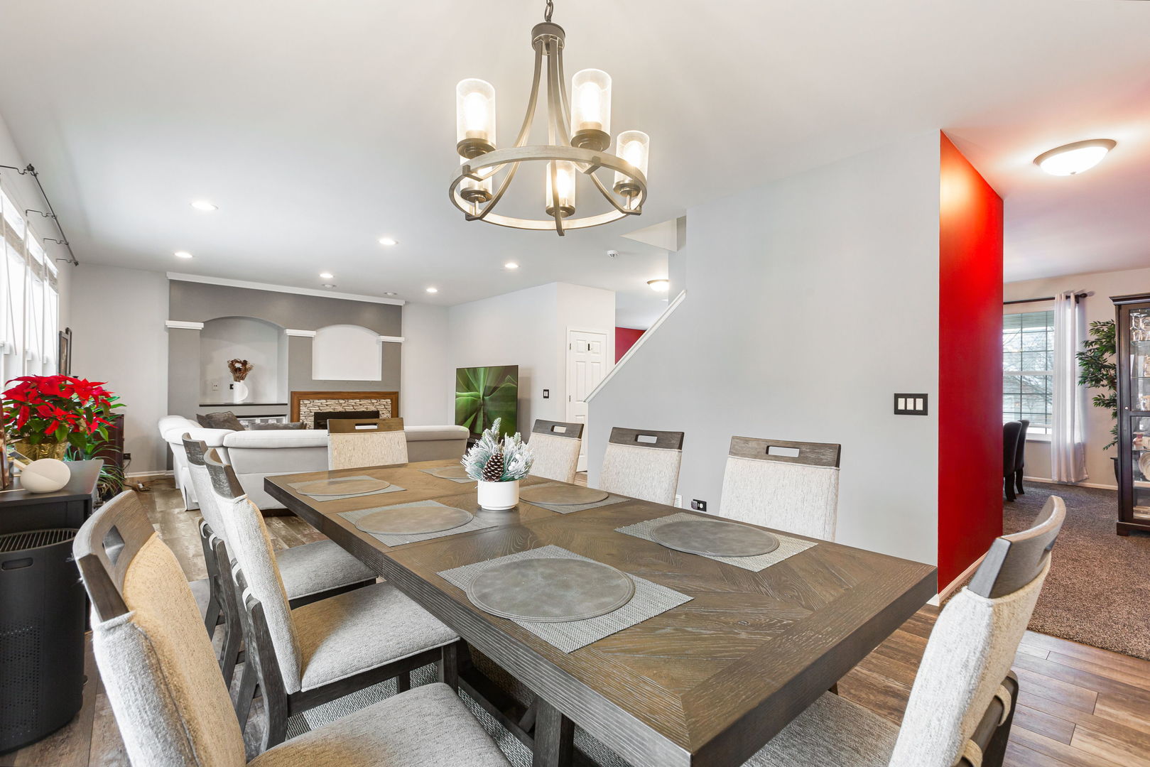 658 N Silver Leaf Lane, Round Lake, IL 60073