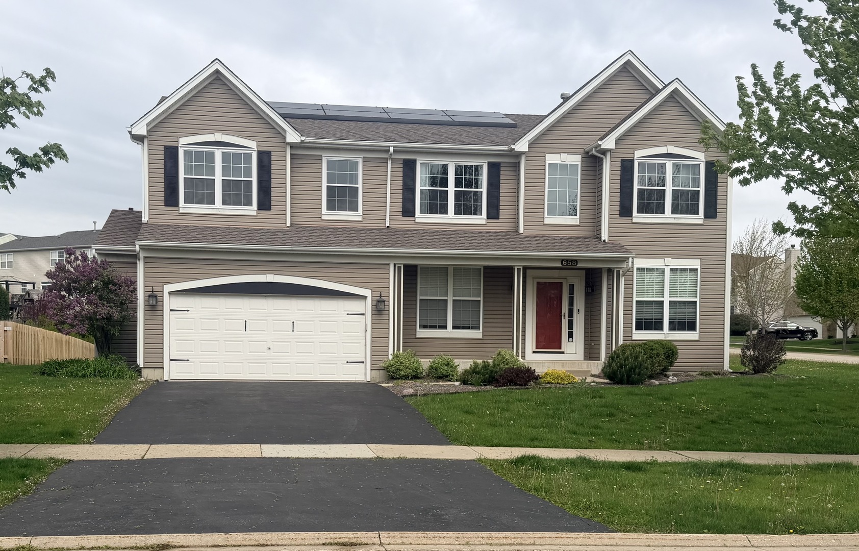 658 N Silver Leaf Lane, Round Lake, IL 60073