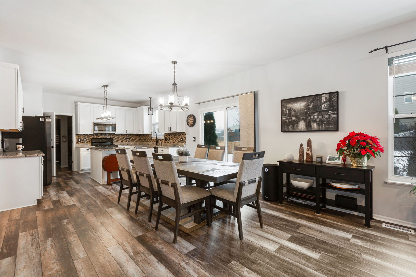 658 N Silver Leaf Lane, Round Lake, IL 60073