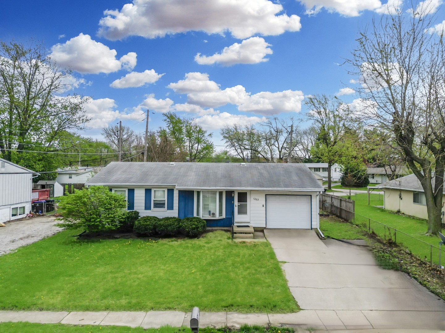 1203 Mount Vernon Drive, Bloomington, IL 61704