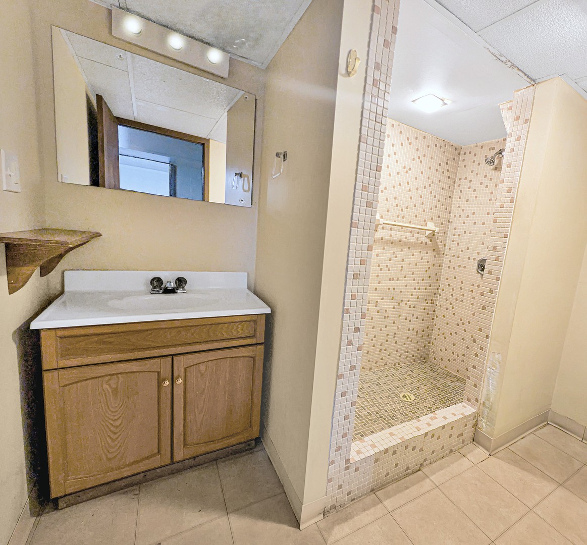 1203 Mount Vernon Drive, Bloomington, IL 61704