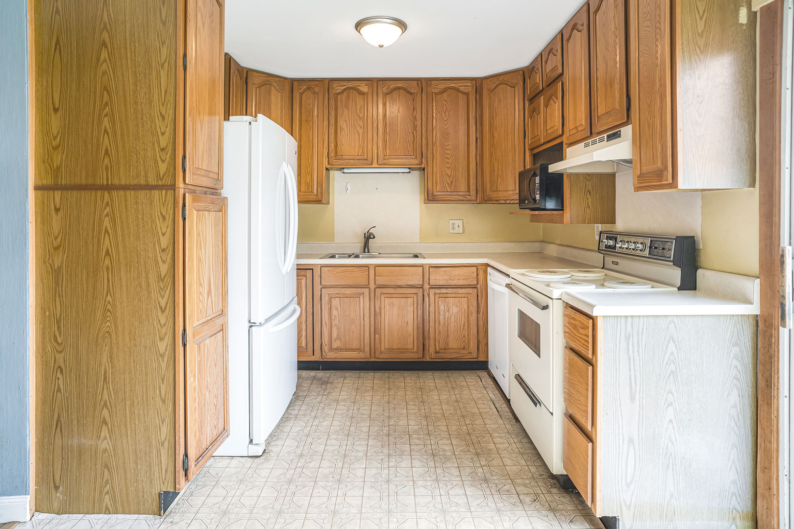 1203 Mount Vernon Drive, Bloomington, IL 61704