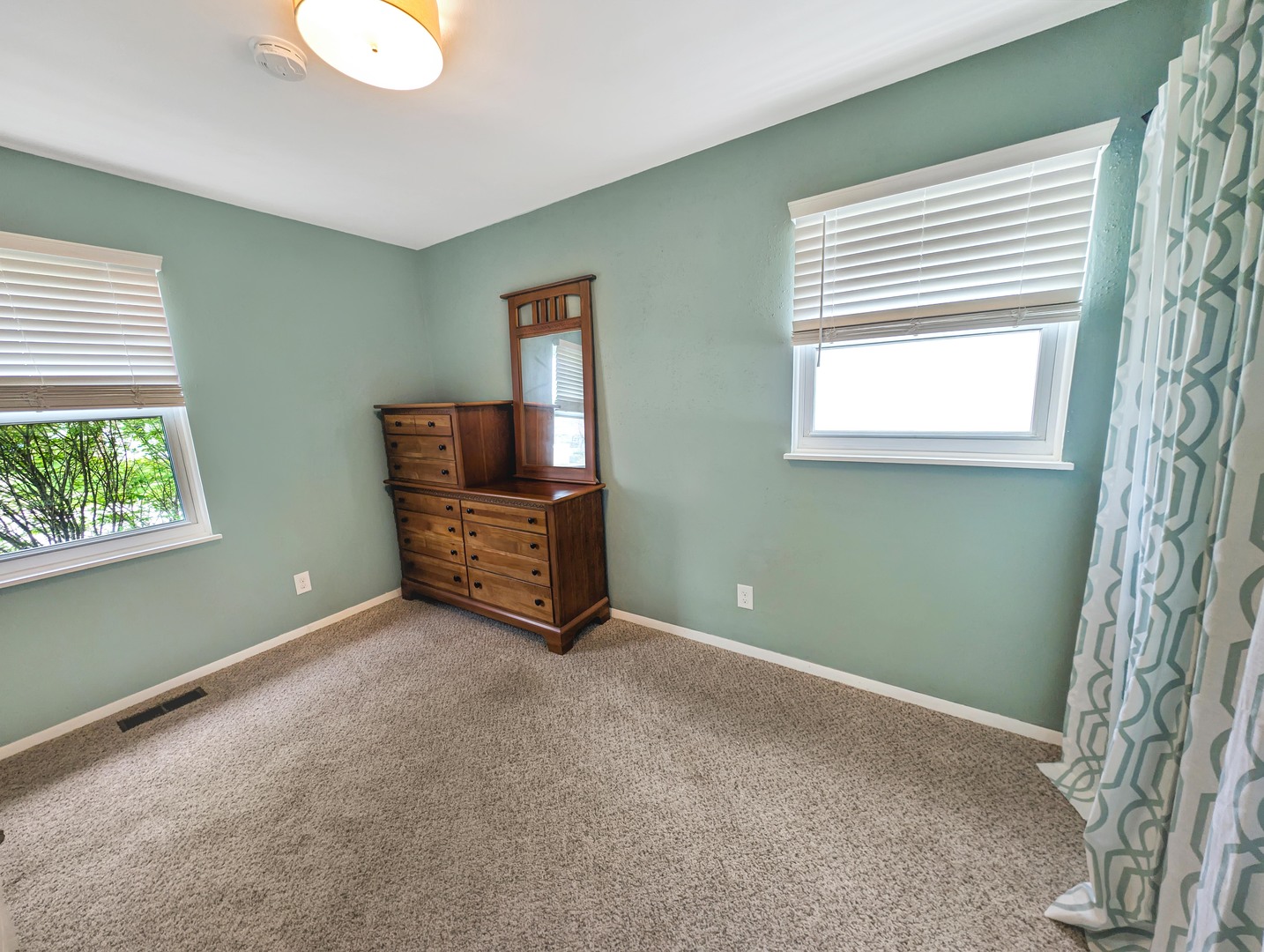 1203 Mount Vernon Drive, Bloomington, IL 61704