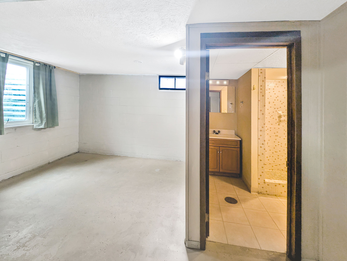 1203 Mount Vernon Drive, Bloomington, IL 61704