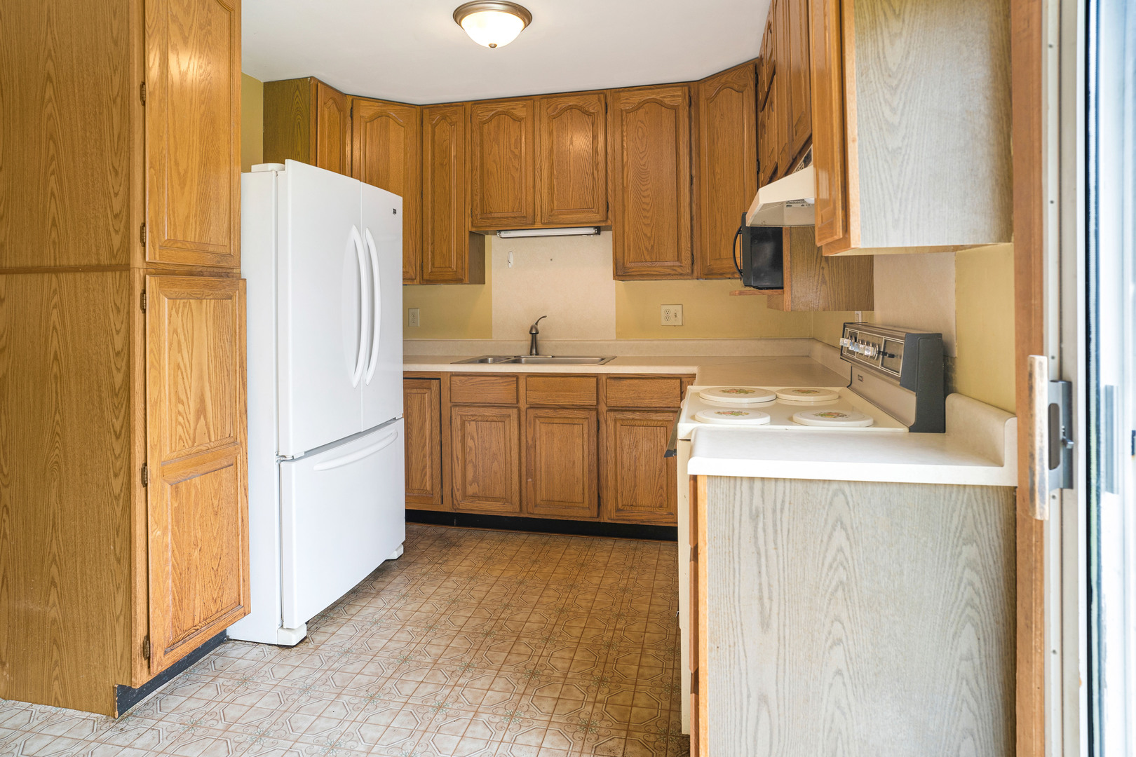 1203 Mount Vernon Drive, Bloomington, IL 61704