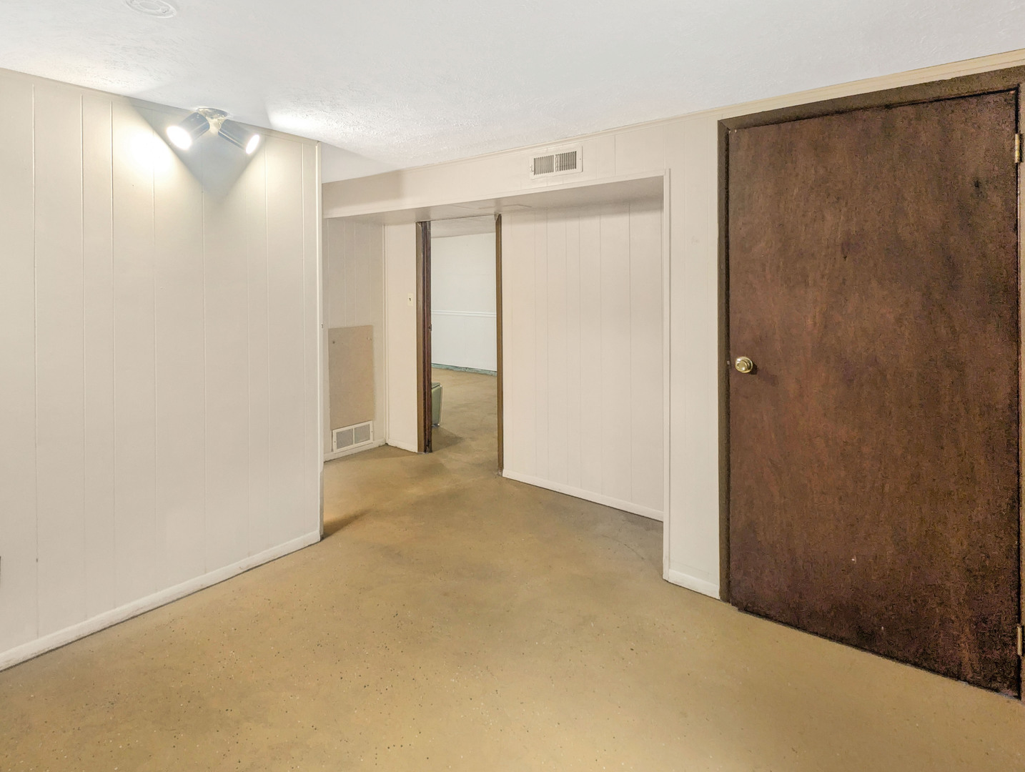 1203 Mount Vernon Drive, Bloomington, IL 61704