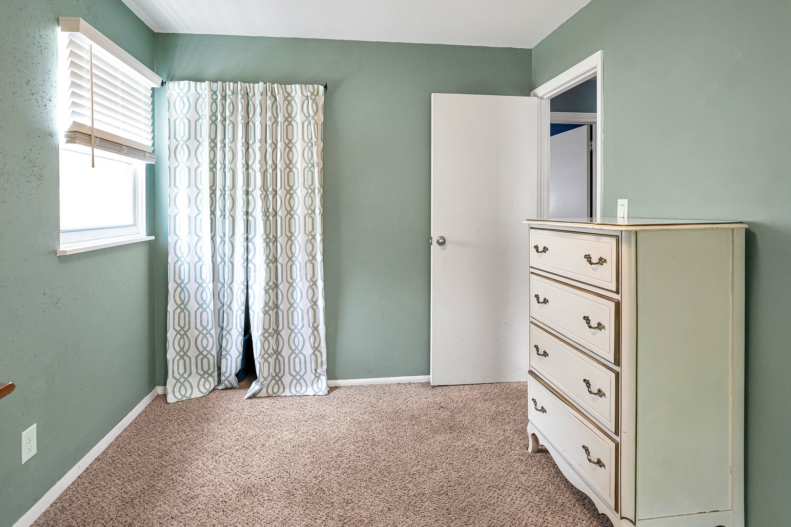 1203 Mount Vernon Drive, Bloomington, IL 61704