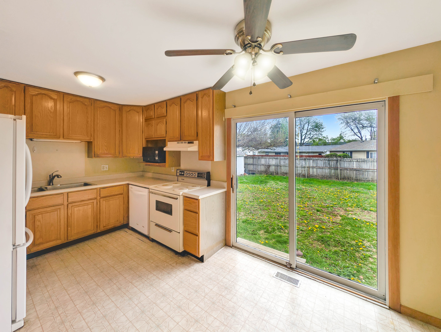 1203 Mount Vernon Drive, Bloomington, IL 61704