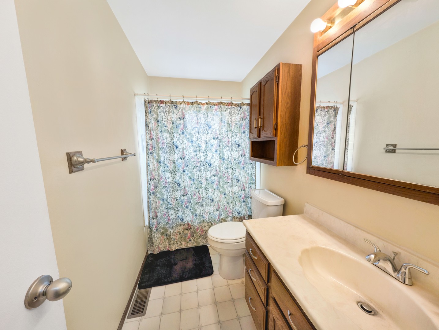 1203 Mount Vernon Drive, Bloomington, IL 61704