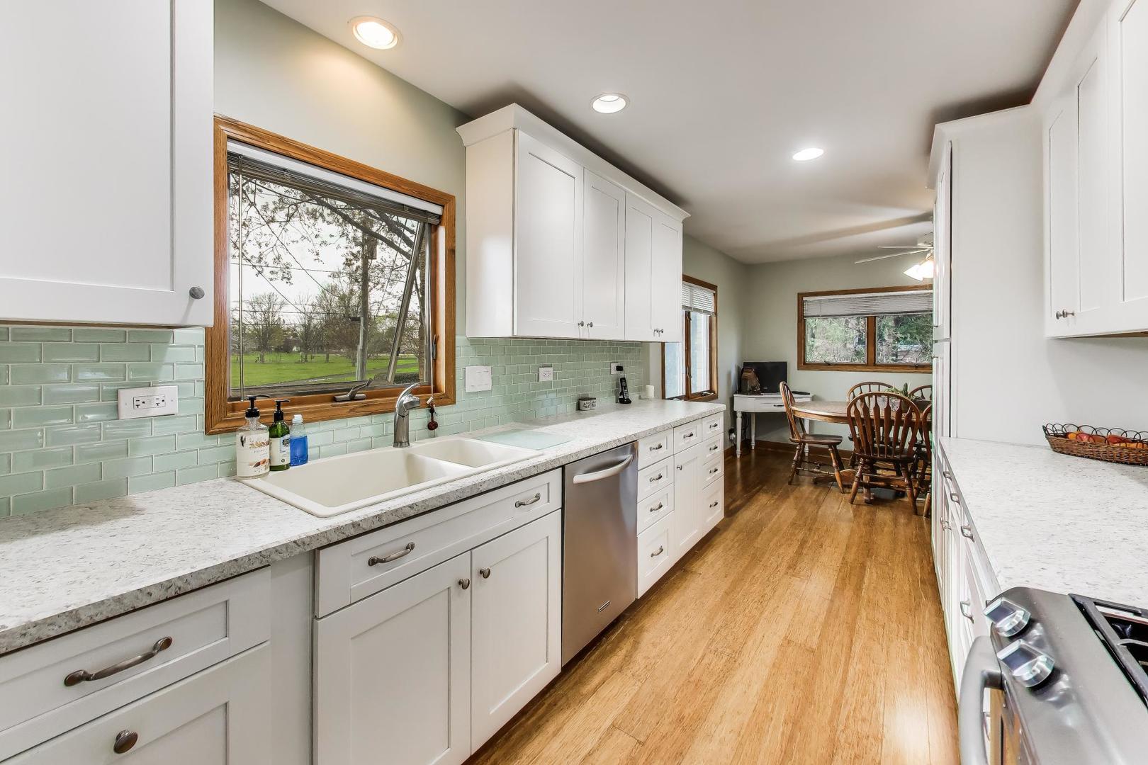 Des Plaines, IL 60016