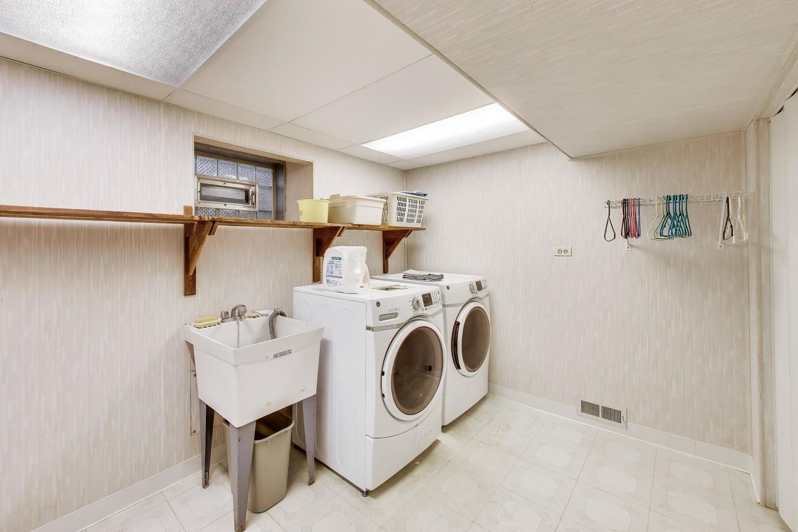 Des Plaines, IL 60016