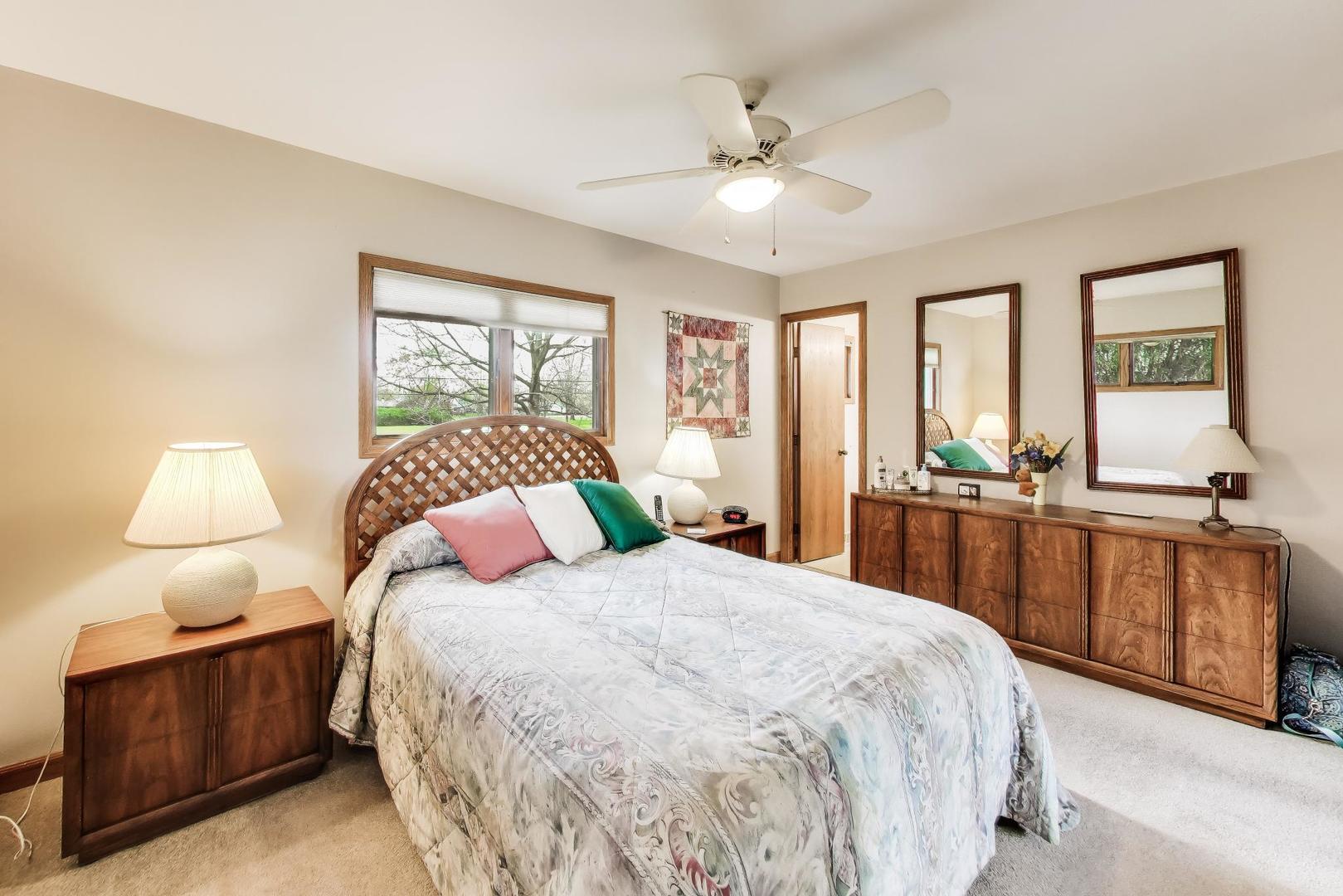 Des Plaines, IL 60016