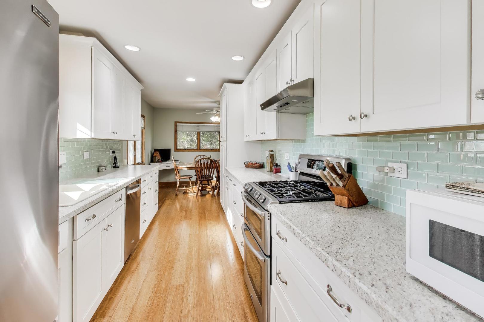 Des Plaines, IL 60016