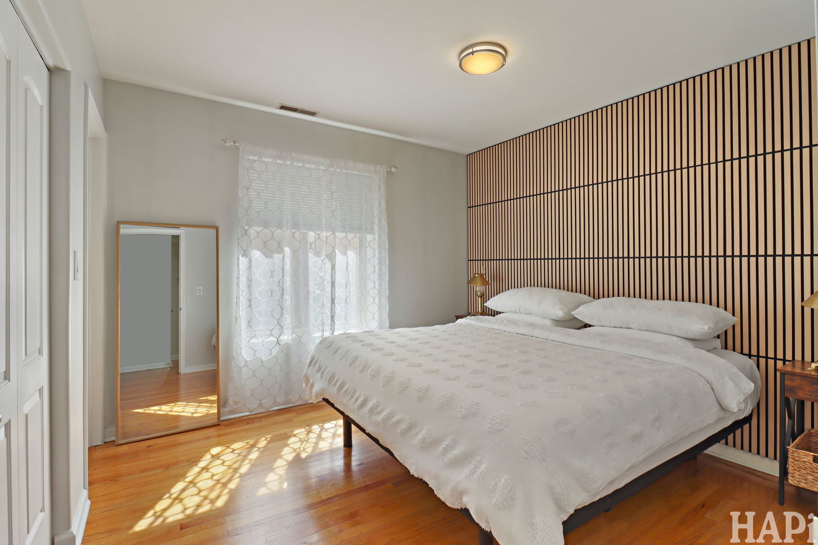 4716 W Addison Street #2E, Chicago, IL 60641