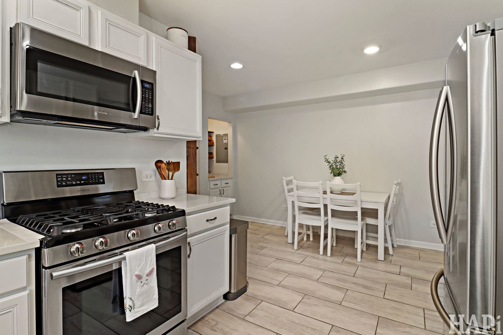 4716 W Addison Street #2E, Chicago, IL 60641