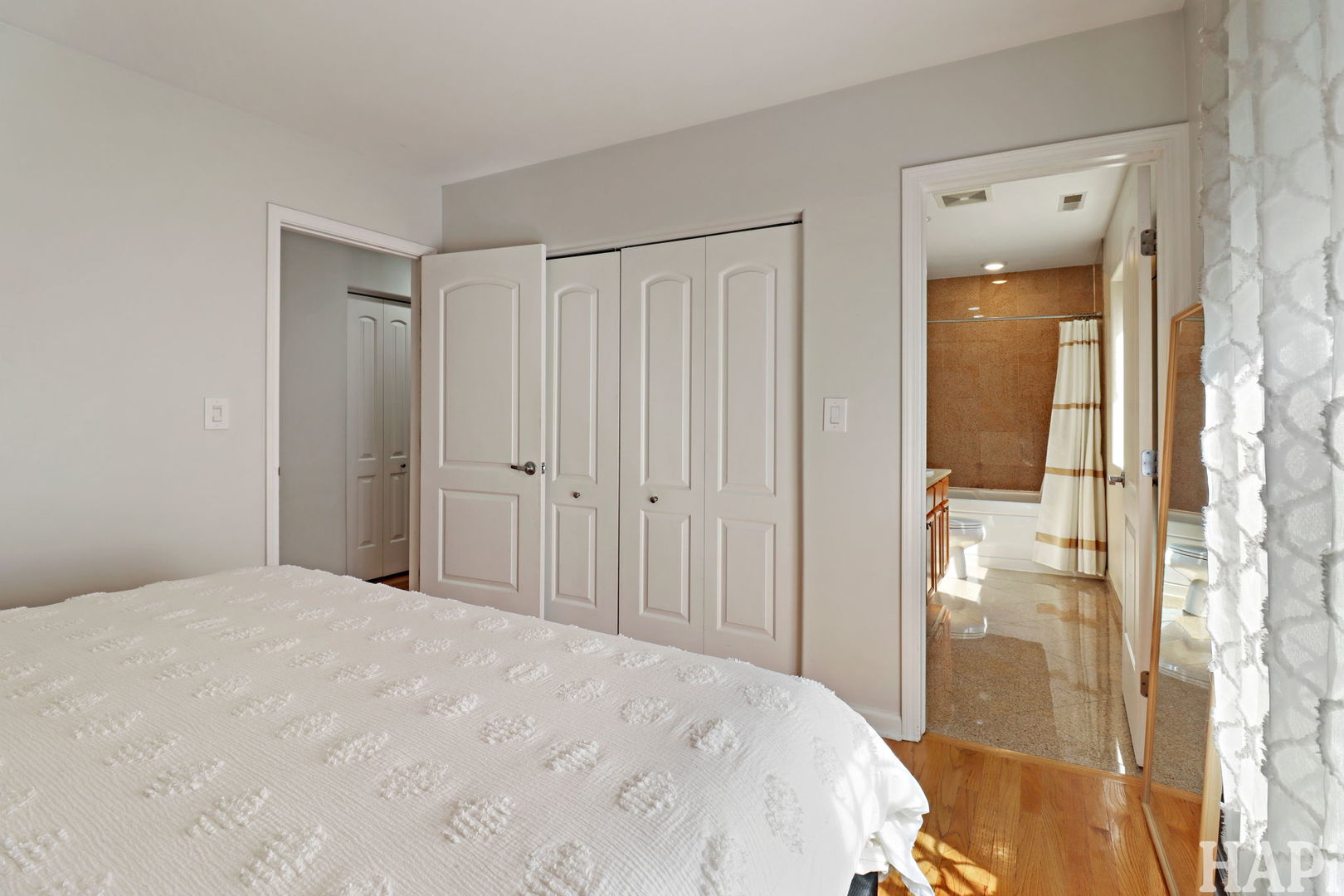 4716 W Addison Street #2E, Chicago, IL 60641