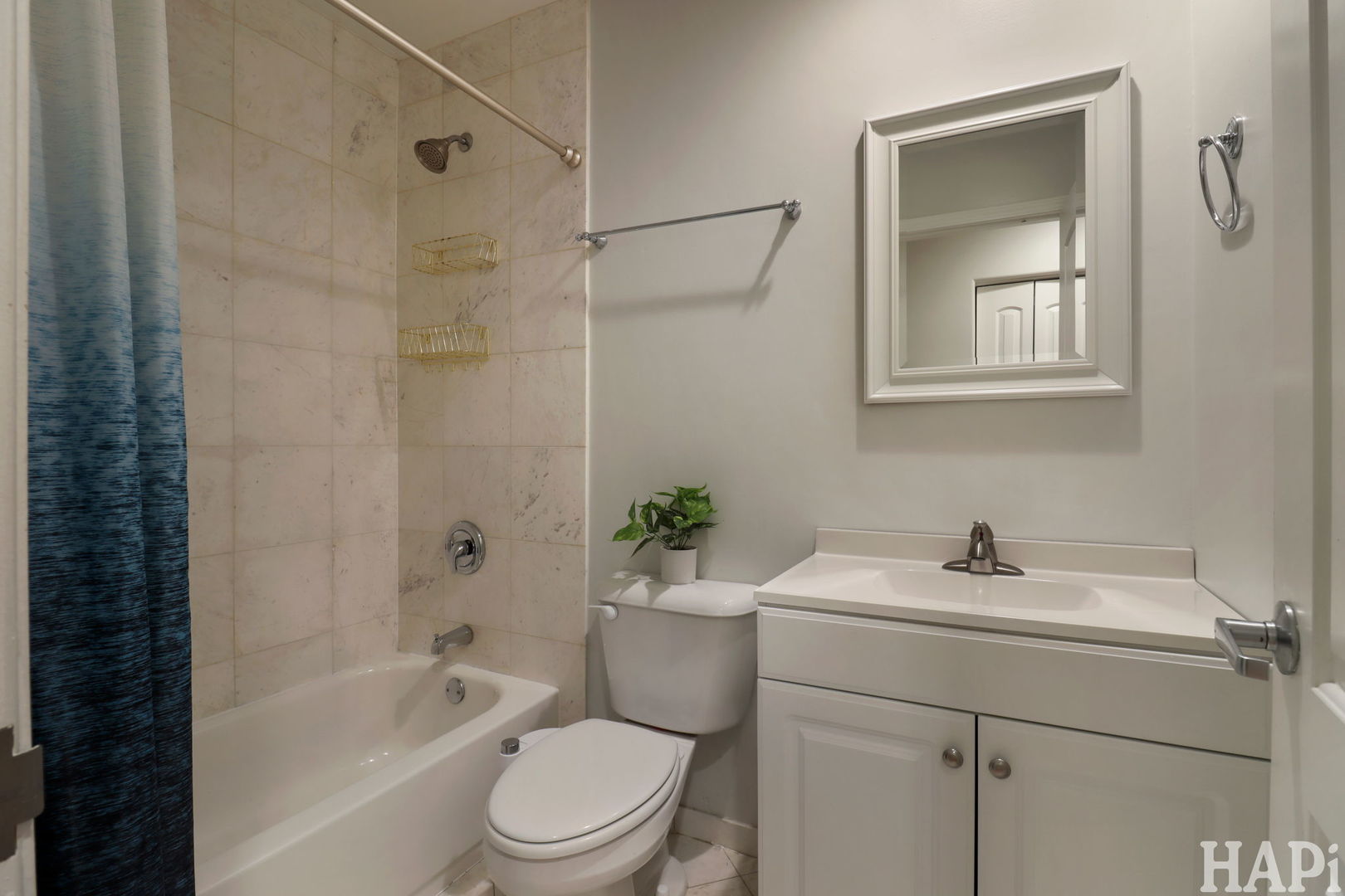 4716 W Addison Street #2E, Chicago, IL 60641