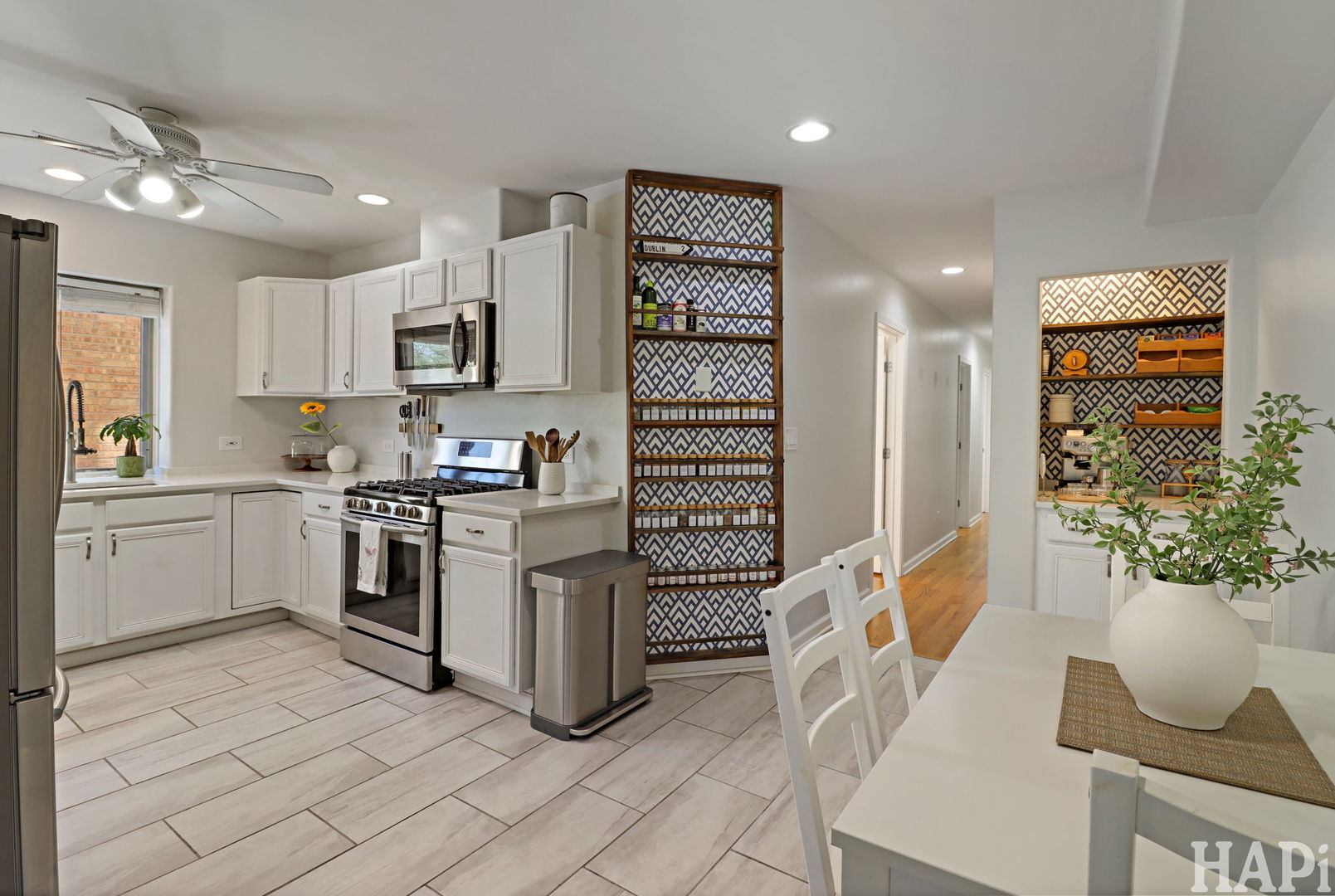 4716 W Addison Street #2E, Chicago, IL 60641