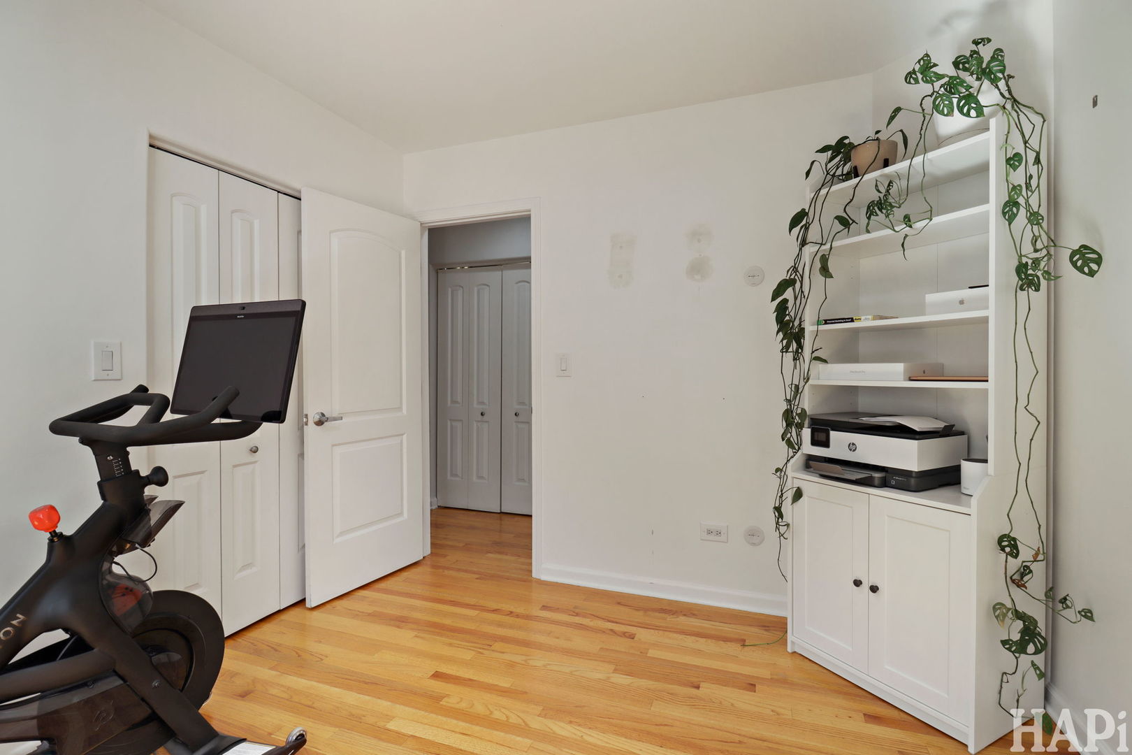 4716 W Addison Street #2E, Chicago, IL 60641