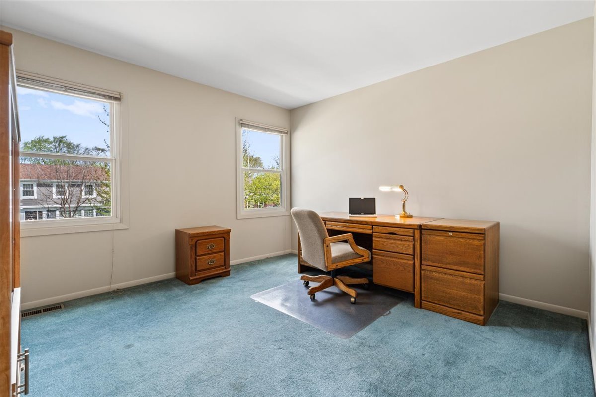 2025 Ivy Court, Schaumburg, IL 60194