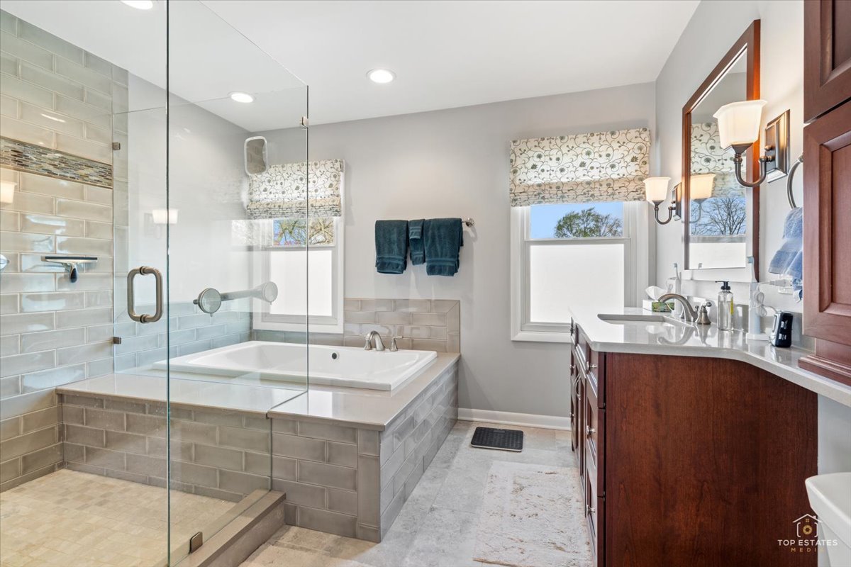 2025 Ivy Court, Schaumburg, IL 60194