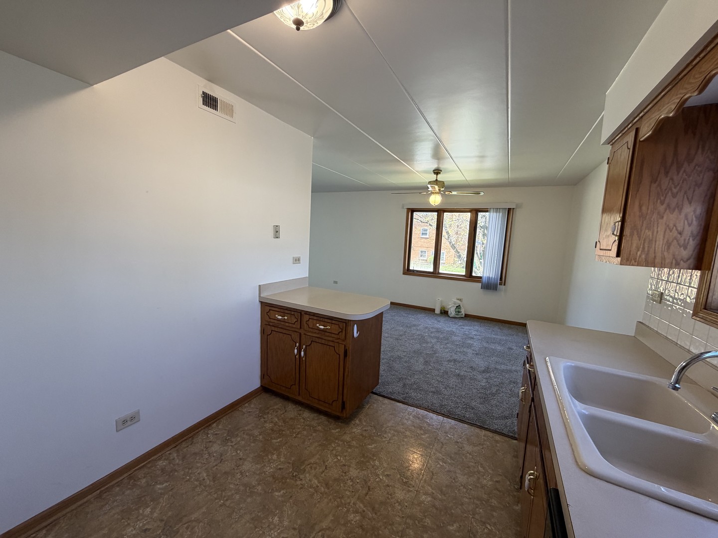 8659 Meade Avenue #1N, Burbank, IL 60459