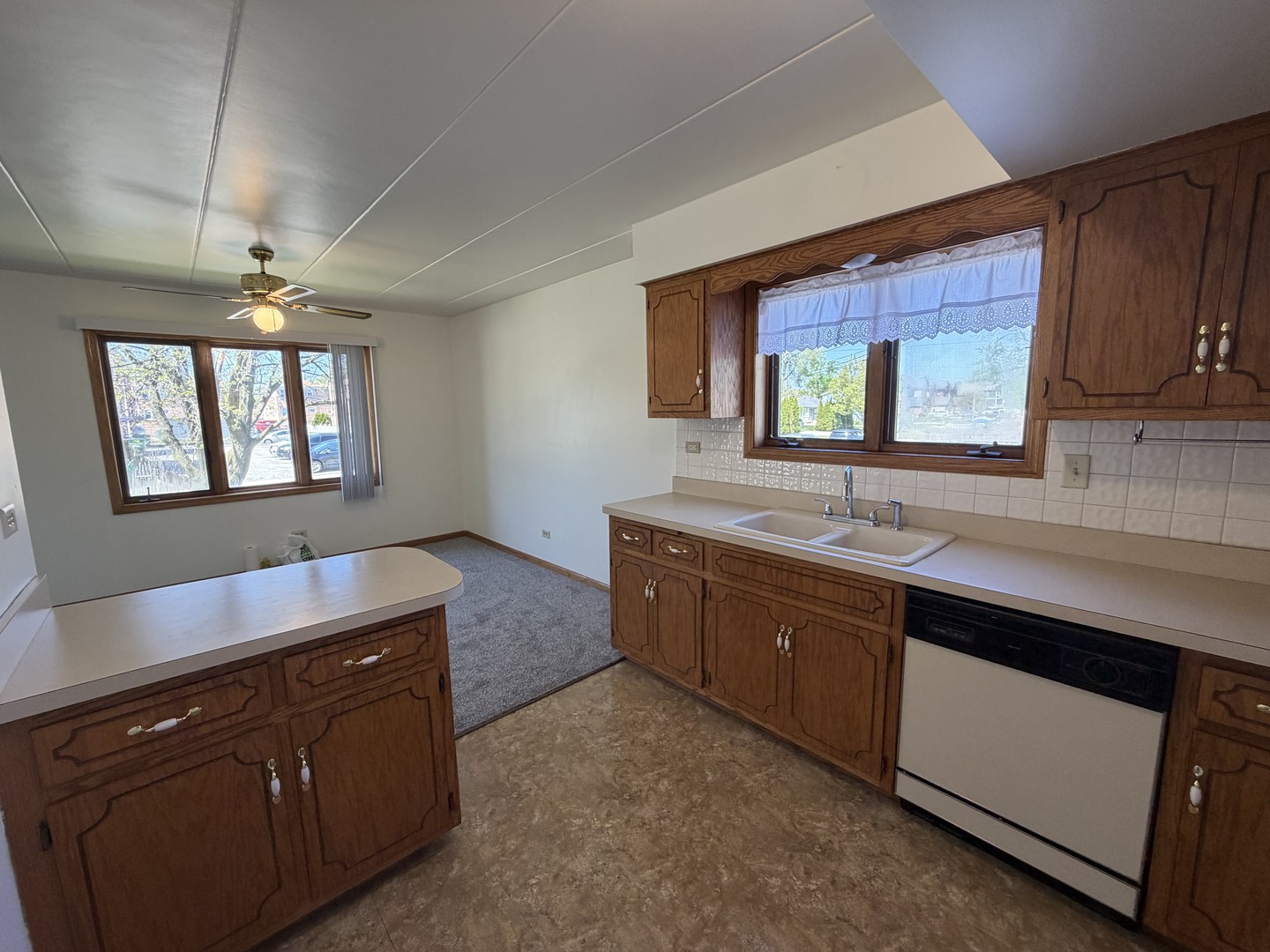 8659 Meade Avenue #1N, Burbank, IL 60459