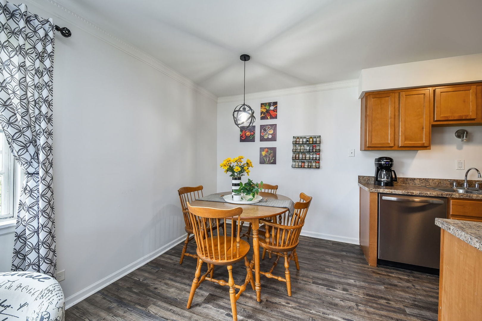 1554 Timber Trail, Wheaton, IL 60189