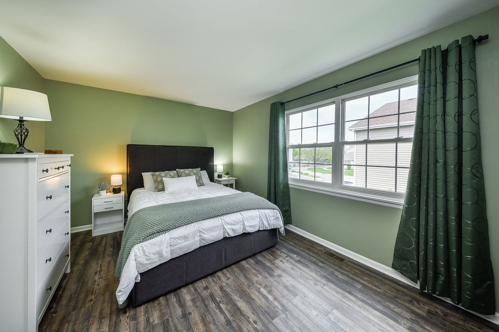 1554 Timber Trail, Wheaton, IL 60189