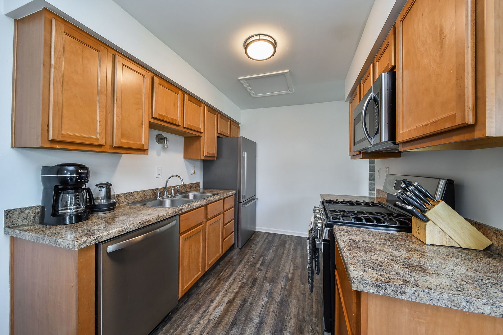 1554 Timber Trail, Wheaton, IL 60189