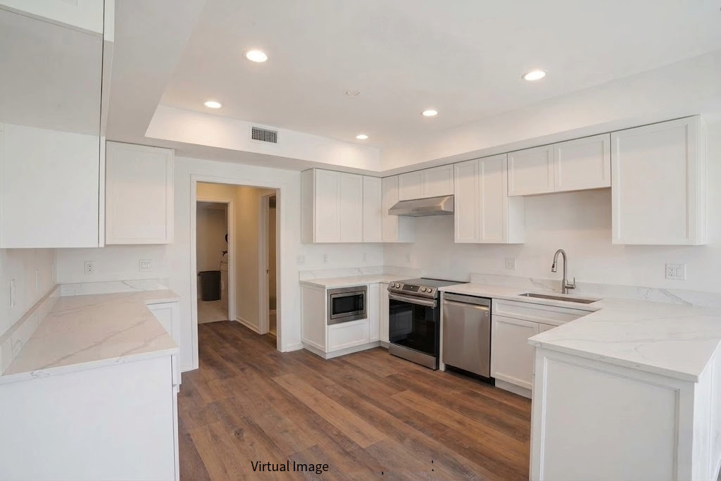 1204 Chatham Court #1204, Libertyville, IL 60048