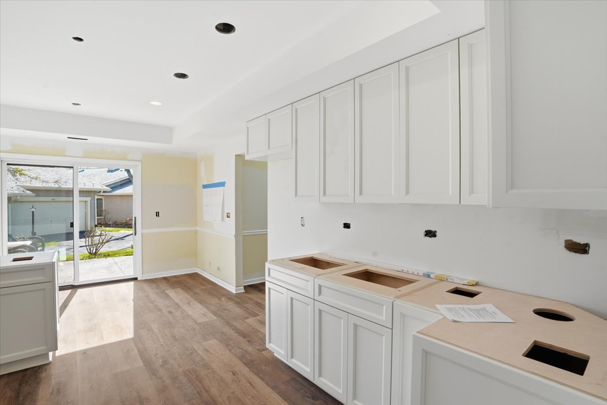 1204 Chatham Court #1204, Libertyville, IL 60048