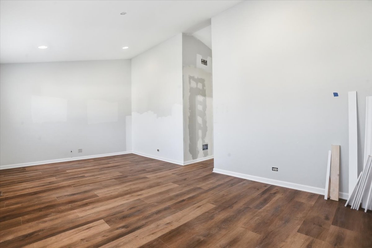 1204 Chatham Court #1204, Libertyville, IL 60048