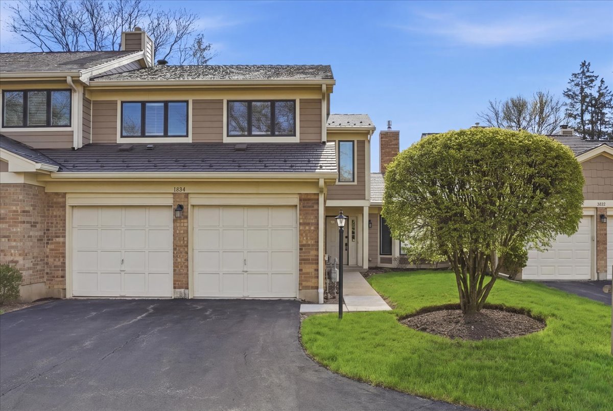 1204 Chatham Court #1204, Libertyville, IL 60048