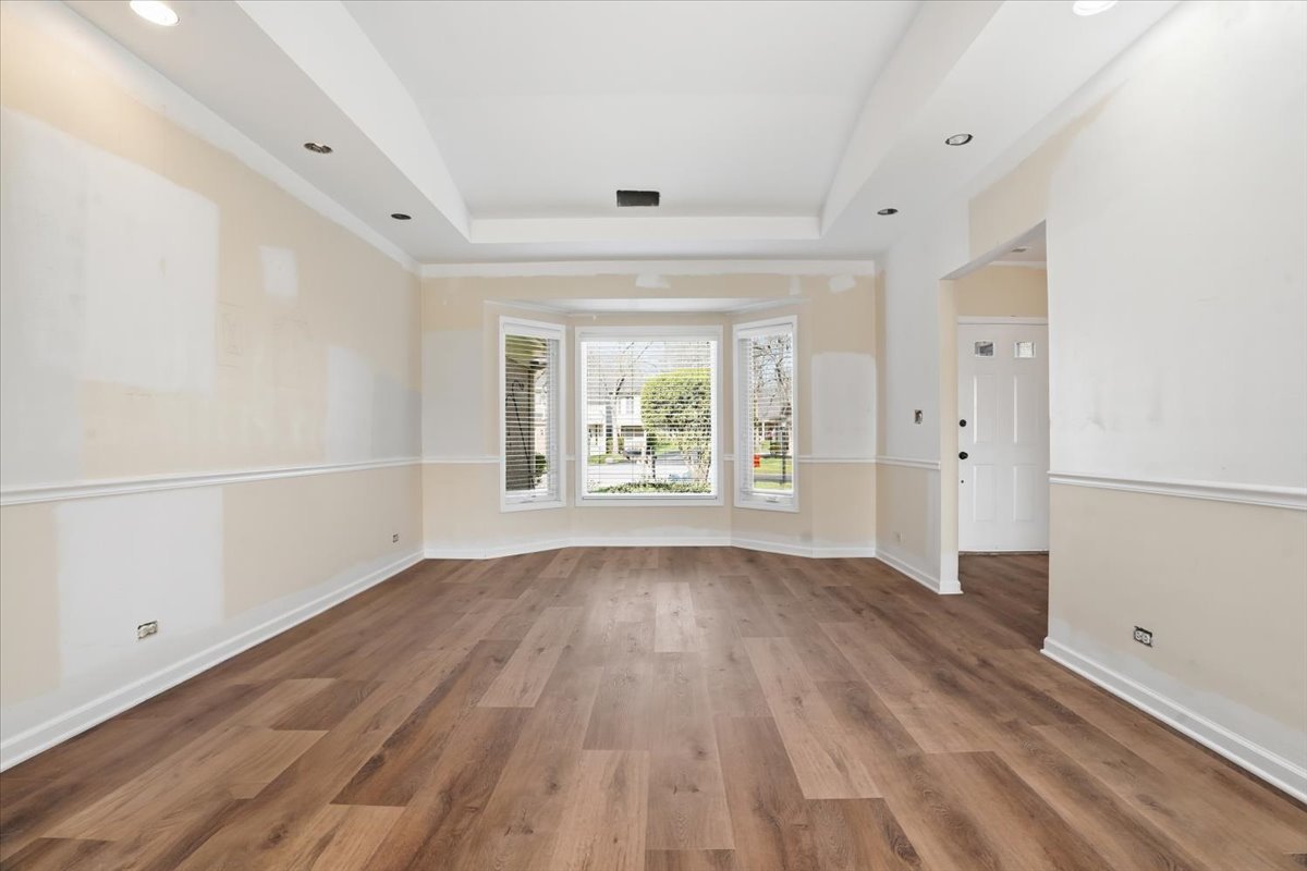 1204 Chatham Court #1204, Libertyville, IL 60048