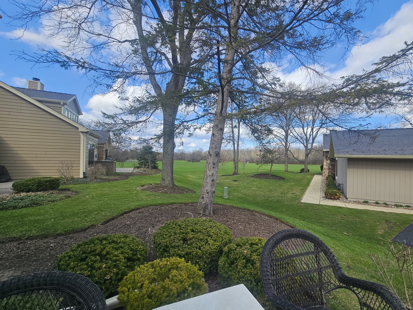 1204 Chatham Court #1204, Libertyville, IL 60048