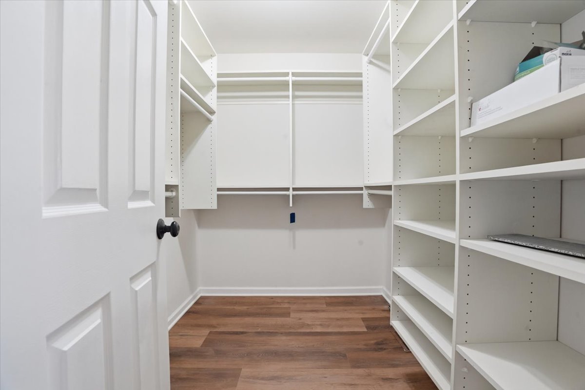 1204 Chatham Court #1204, Libertyville, IL 60048