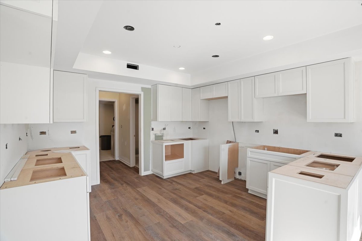 1204 Chatham Court #1204, Libertyville, IL 60048