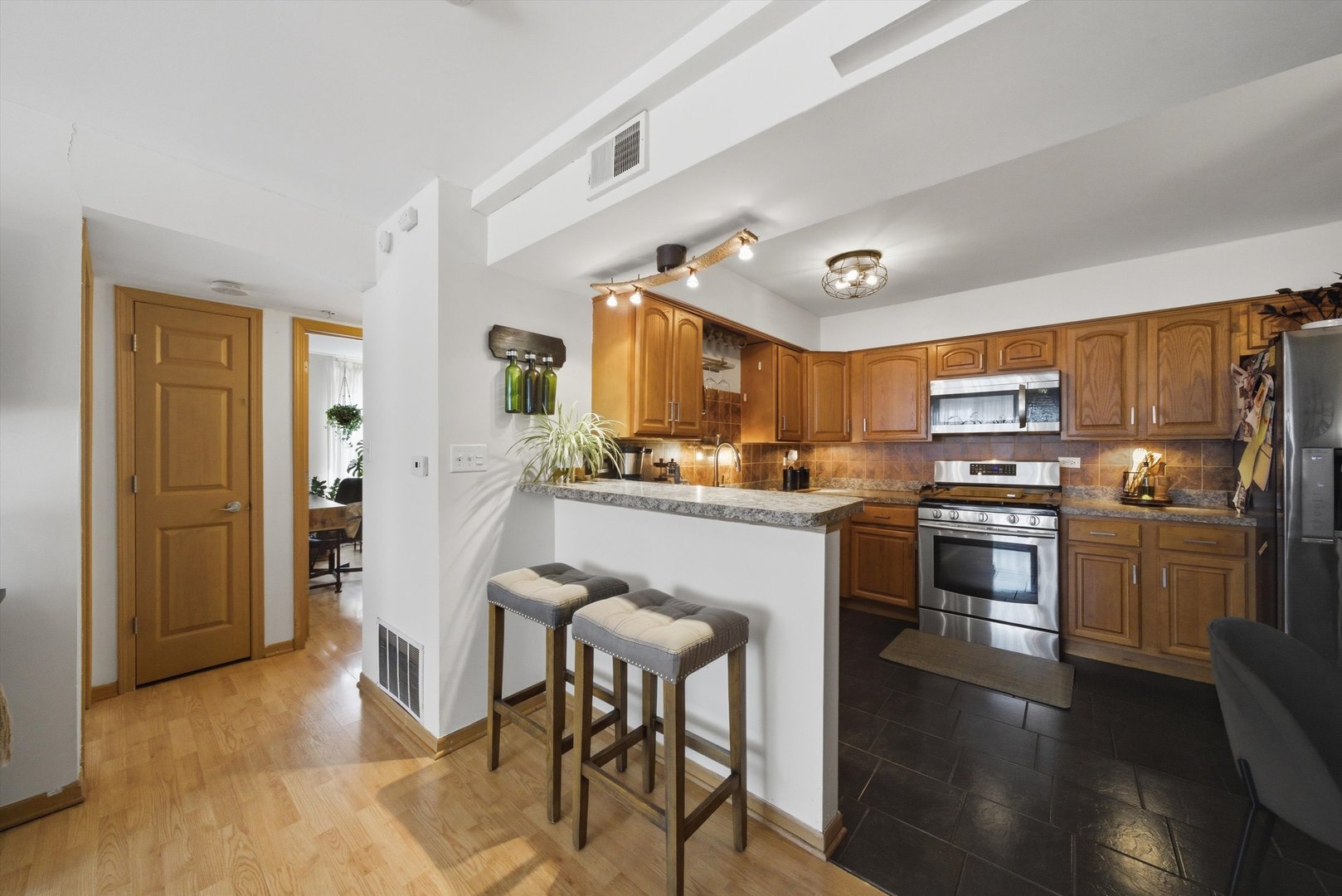 10437 Natoma Avenue #11, Chicago Ridge, IL 60415