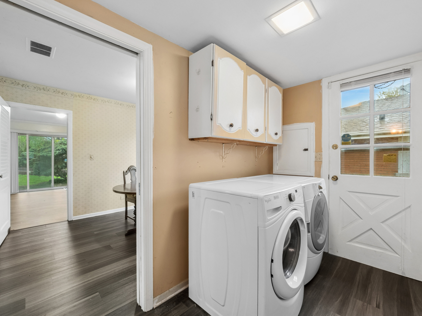 410 Flossmoor Avenue, Waukegan, IL 60085